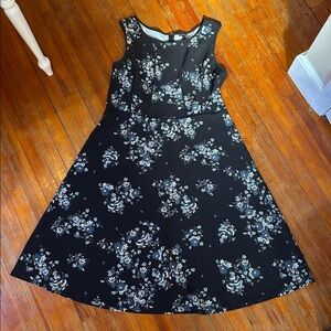 Ann Taylor Women’s Black Floral A-line Midi Dress